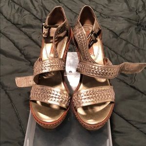 Banana Republic Gold Metallic Wedges